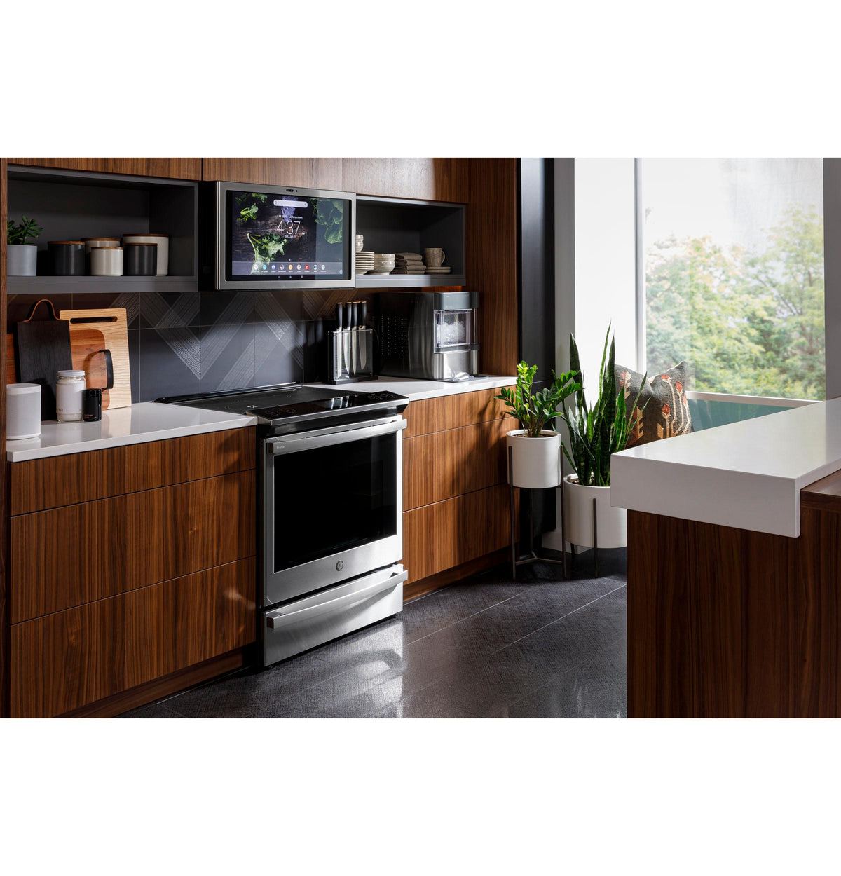 GE Profile™ 30" Smart Slide-In Front-Control Induction Fingerprint Resistant Range with In Oven Camera
